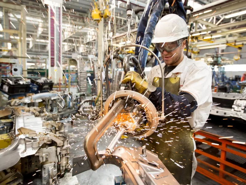La industria manufacturera cay&oacute; 3,2% en agosto y acumula dos meses consecutivos de baja