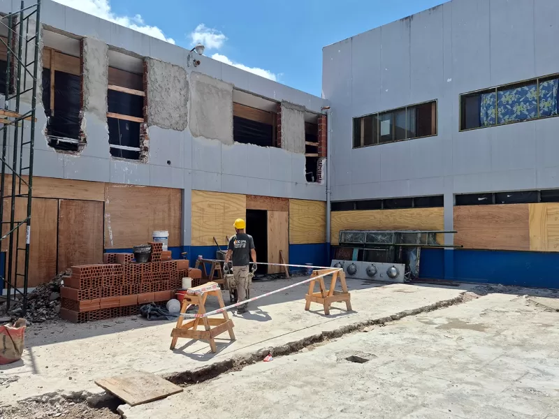 Zamora supervisó obras de ampliación y refacción en la Escuela Secundaria N°41 de El Talar