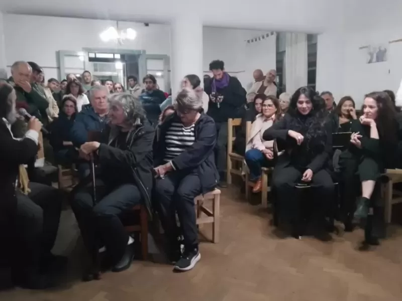 Emotivo homenaje a Lito Cruz en el Juanjo Bajcic