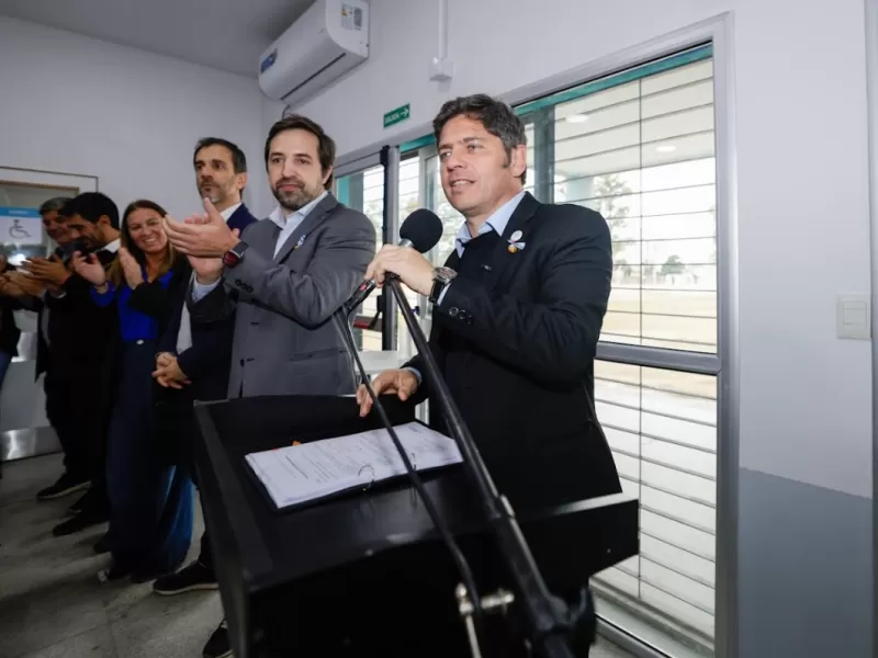 Kicillof inauguró un Centro de Atención Primaria de la Salud en el barrio San Cayetano