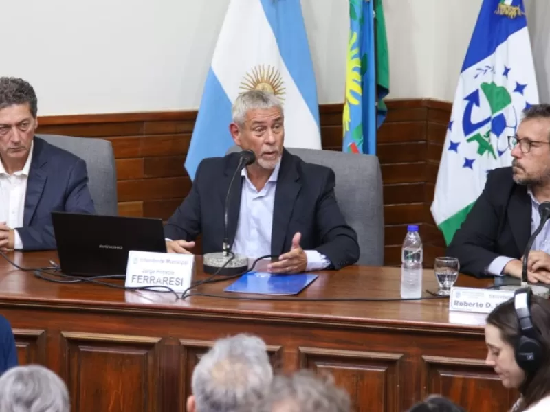 Ferraresi abri&oacute; las sesiones del Concejo Deliberante con cr&iacute;ticas al Gobierno nacional y un llamado a defender la democracia