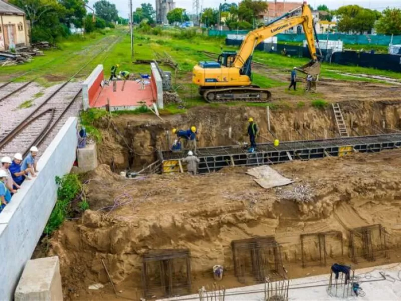 Supervisan avances del paso bajo nivel y destacan su impacto en la conectividad urbana