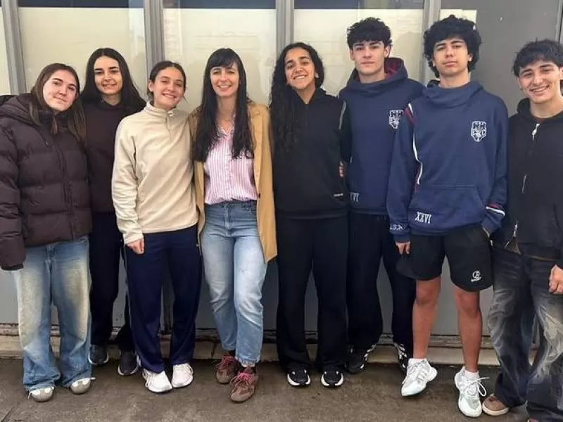 Estudiantes de la Escuela de Comercio ganaron una Olimp&iacute;ada de Econom&iacute;a Financiera con un chatbot contra las estafas virtuales