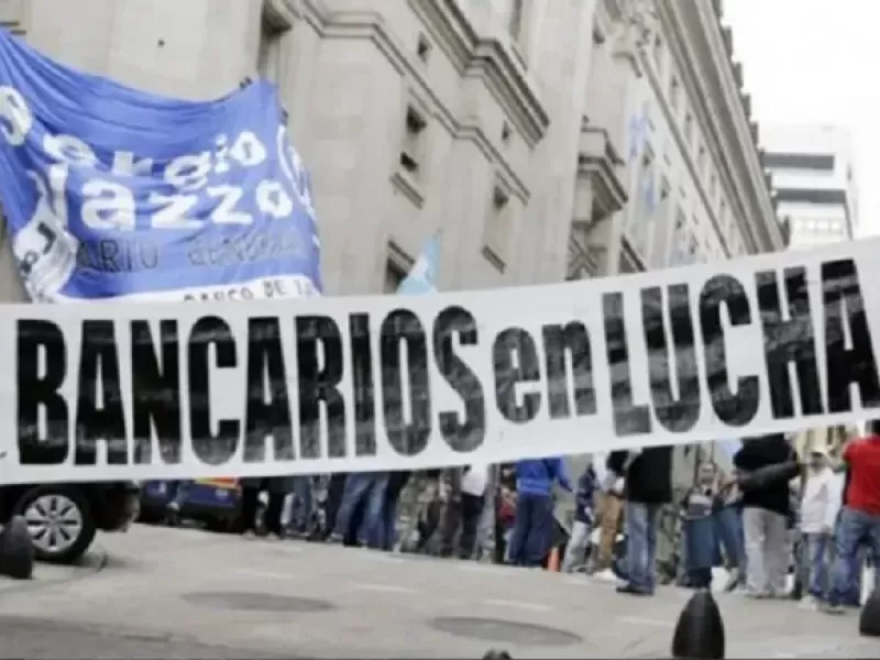 Paro en el Banco Central: La Bancaria frena tesoros regionales y advierte por impacto en el efectivo