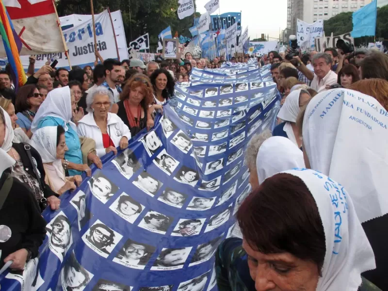 A 50 a&ntilde;os del golpe, masivas marchas en todo el pa&iacute;s por Memoria, Verdad y Justicia