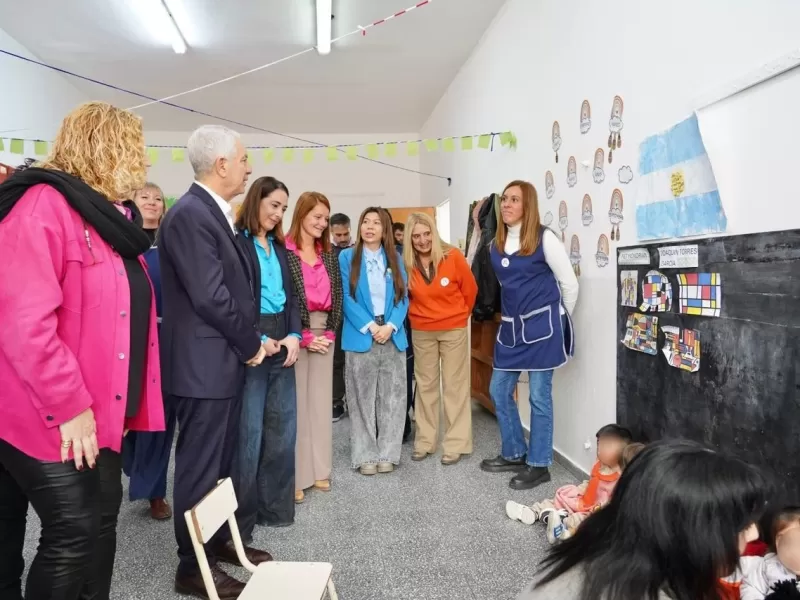 Alak supervis&oacute; las obras en el Jard&iacute;n N&deg; 907 de Gonnet y destac&oacute; el avance del plan Escuelas en Obra