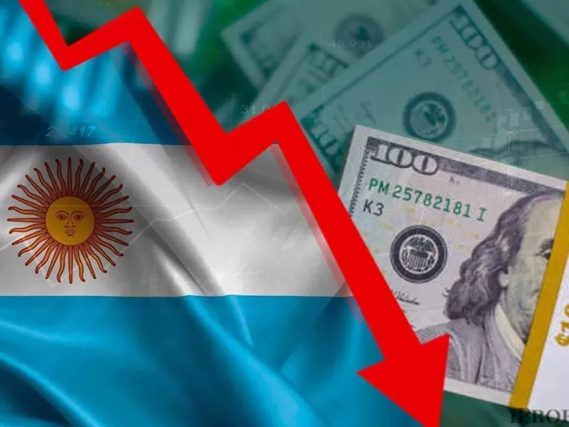 El riesgo pa&iacute;s vuelve a subir hasta los 445 puntos, cayeron bonos y tambi&eacute;n acciones