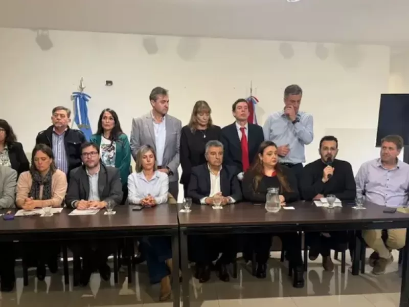 Oposici&oacute;n y organizaciones feministas impulsan jury contra fiscales por el caso Agostina Vega