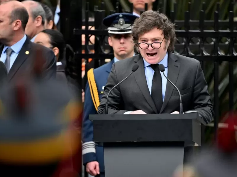 Milei encabez&oacute; el acto por Malvinas y anunci&oacute; refuerzo a las Fuerzas Armadas y reconocimiento a veteranos