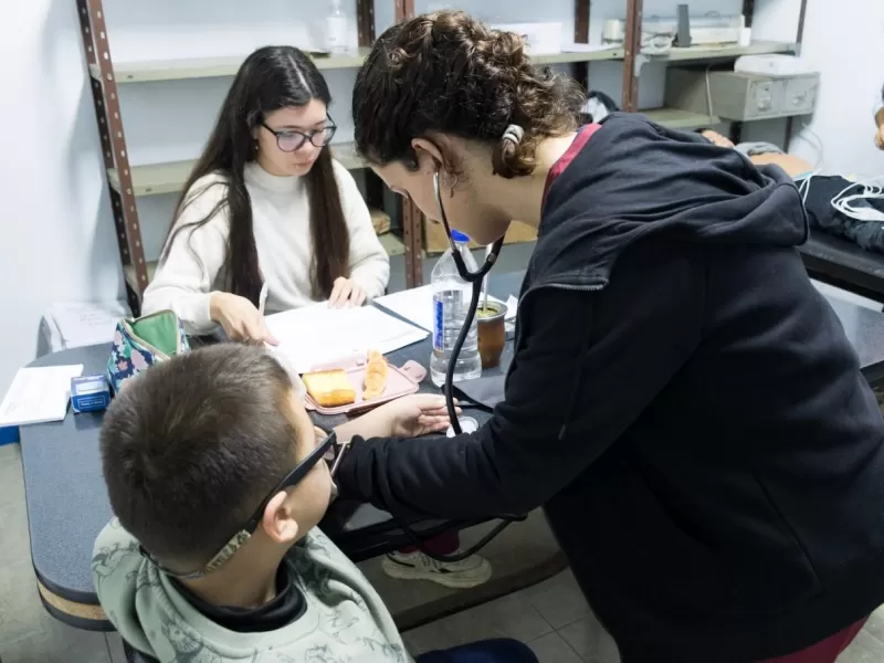 La Rep&uacute;blica de los Ni&ntilde;os y los barrios platenses reciben una nueva agenda sanitaria