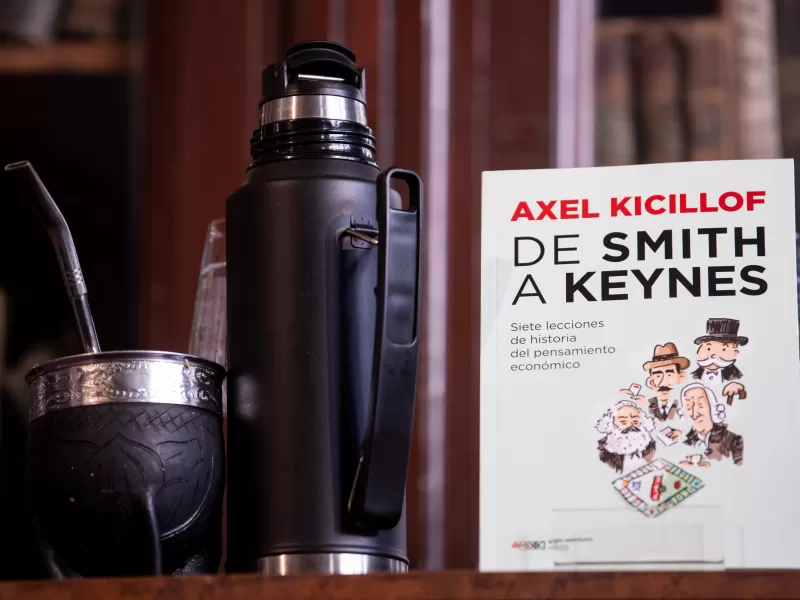 Kicillof presentó su libro en Madrid y cuestionó las visiones económicas liberales actuales