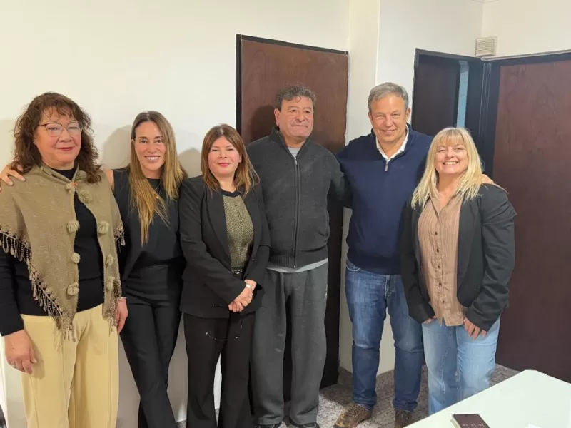 Cascallares acompañó en la firma de su escritura a familias de Longchamps, Glew, Burzaco, Mármol y Don Orione