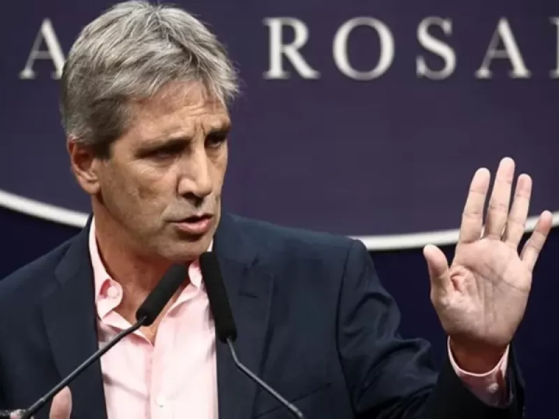 Diputados de UxP denunciaron a Luis Caputo por presunta manipulaci&oacute;n de datos del INDEC