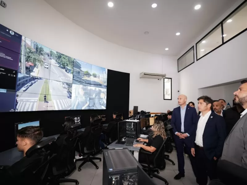 Kicillof entregó nuevos patrulleros para fortalecer la seguridad