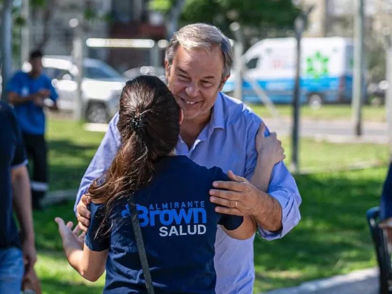 Convocan a médicos generalistas, clínicos y pediatras para fortalecer la atención en los CAPS