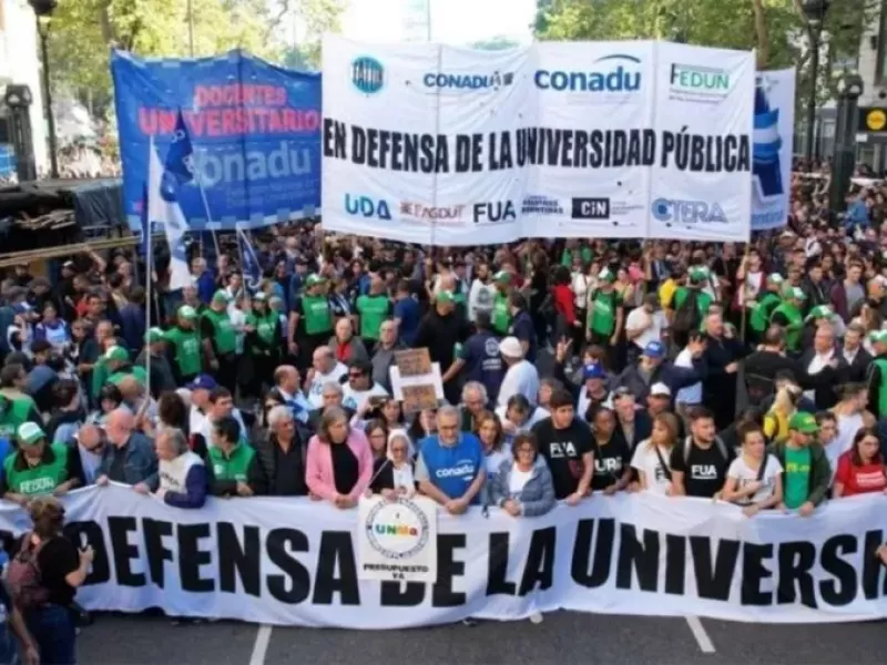 El Gobierno cuestion&oacute; el paro universitario del 12 de agosto y los gremios anunciaron nuevas medidas"