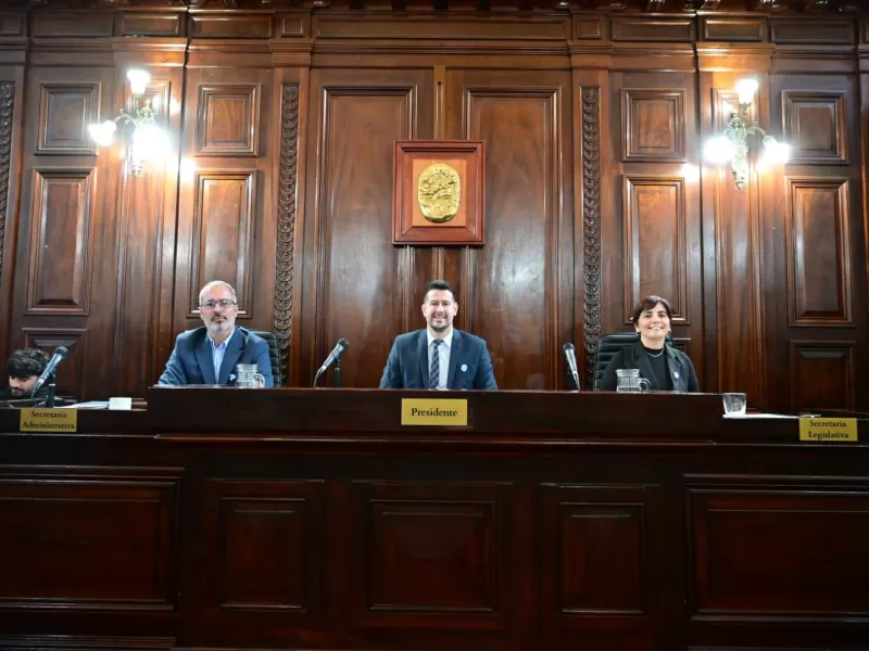El Concejo Deliberante aprobó la Rendición de Cuentas de Julio Alak con apoyo de unibloques opositores