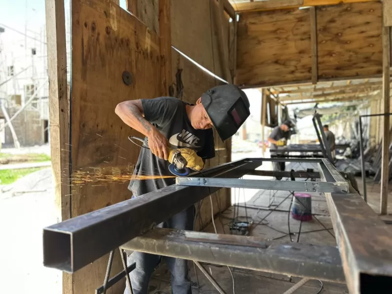 Provincia y municipio avanzan con las obras de viviendas en el barrio Don Orione