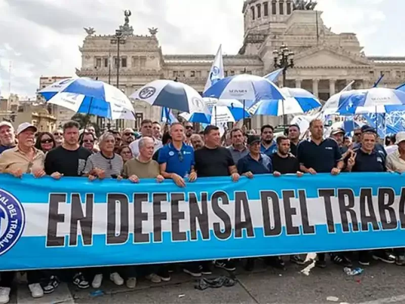 Paro general: habr&aacute; bancos y transporte paralizados y una movilizaci&oacute;n contra la reforma laboral