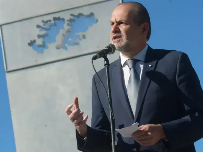 Susbielles encabez&oacute; el acto por Malvinas y pidi&oacute; disculpas a los excombatientes por el abandono del Estado