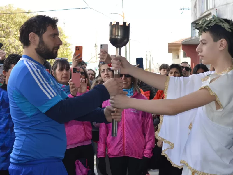 Dragones Rosas encendió la Lámpara Votiva: “Esto va a quedar encendido hasta el final de la Fiesta”