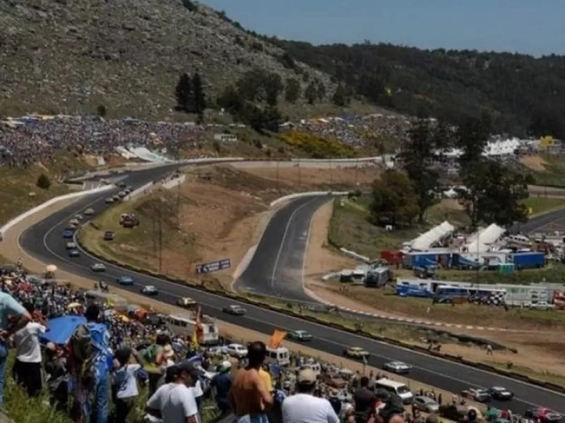 Kicillof llega a Balcarce para la reinauguraci&oacute;n del aut&oacute;dromo Juan Manuel Fangio