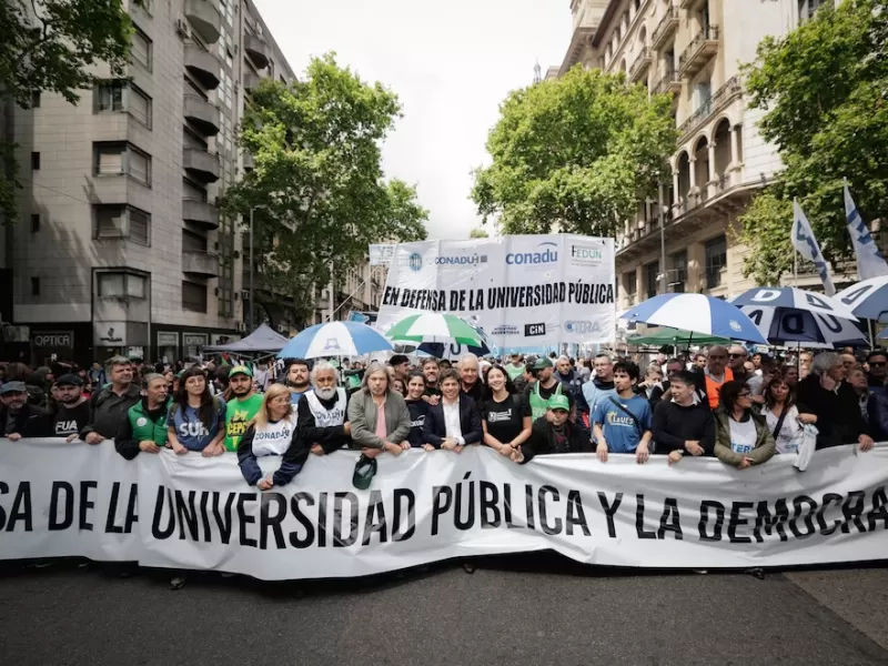 Congreso: El Gobierno responde con violencia la protesta