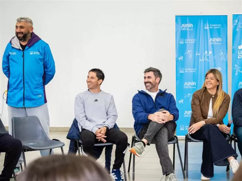 El Municipio entreg&oacute; nuevas becas a deportistas para acompa&ntilde;ar su participaci&oacute;n en competencias