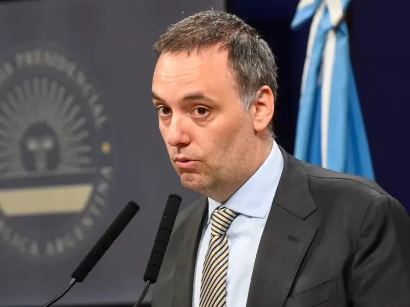 Avanza la investigaci&oacute;n por la compra de un departamento de Manuel Adorni y citan a declarar a las vendedoras