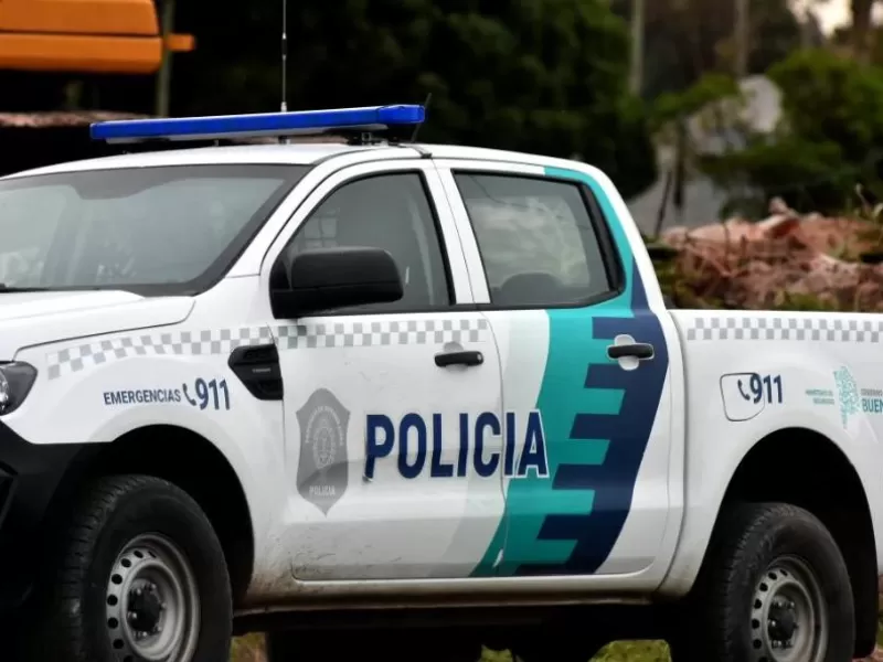 Un polic&iacute;a fuera de servicio retuvo a un delincuente que hab&iacute;a robado la mochila de un repartidor