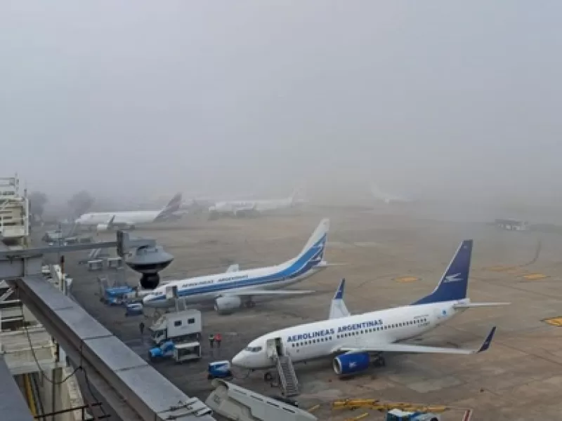 Cancelan todos los vuelos por la intensa niebla