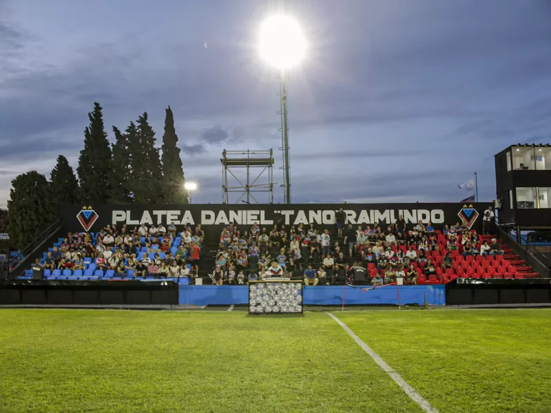 El municipio de acompañó la inauguración de la nueva platea del club Brown de Adrogué