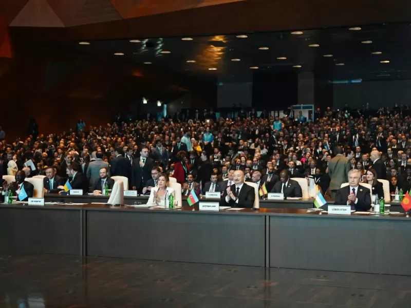 Mayra Mendoza participa en Azerbaiy&aacute;n del Foro Urbano Mundial de ONU-Habitat