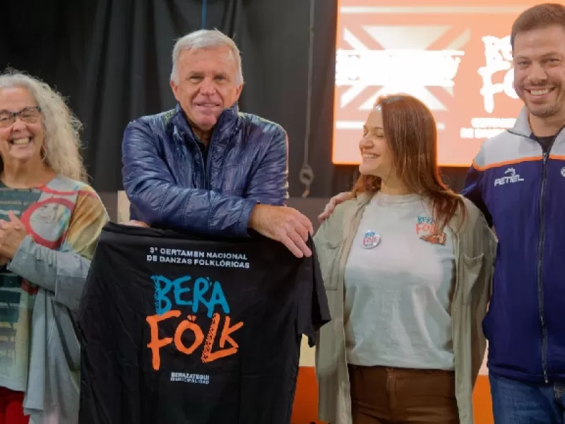 M&aacute;s de 700 bailarines participaron del certamen nacional de folklore &ldquo;Bera Folk&rdquo;