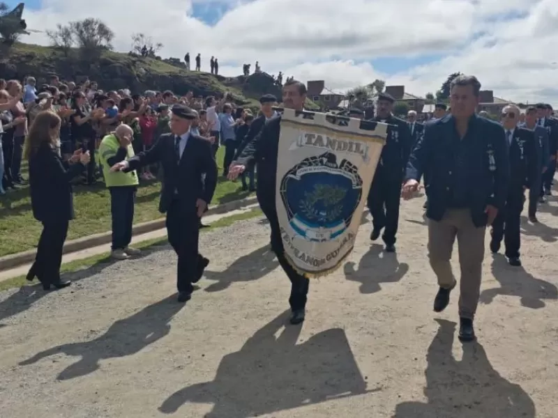 Se conmemor&oacute; el 44&deg; aniversario de Malvinas con un emotivo acto en la Plaza 2 de Abril