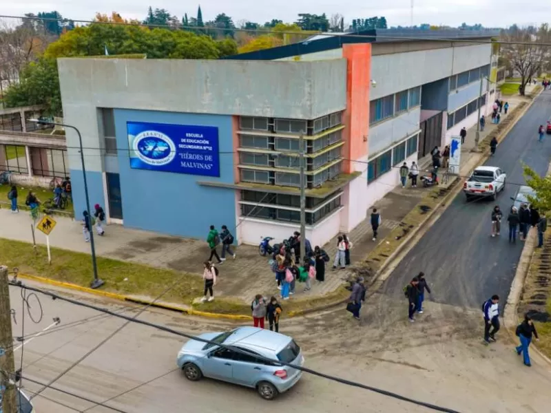 Avanzan las obras de asfalto en el barrio Bicentenario dentro de un plan de 80 cuadras