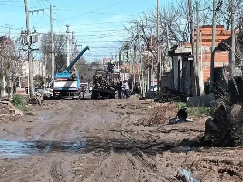 Denuncian que obras de Telecentro dejaron destrozadas las calles de Villa Arg&uuml;ello