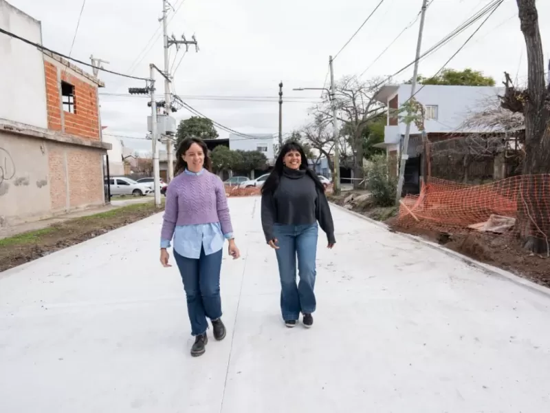 Avanza la obra de pavimentaci&oacute;n de 37 nuevas cuadras en Ezpeleta