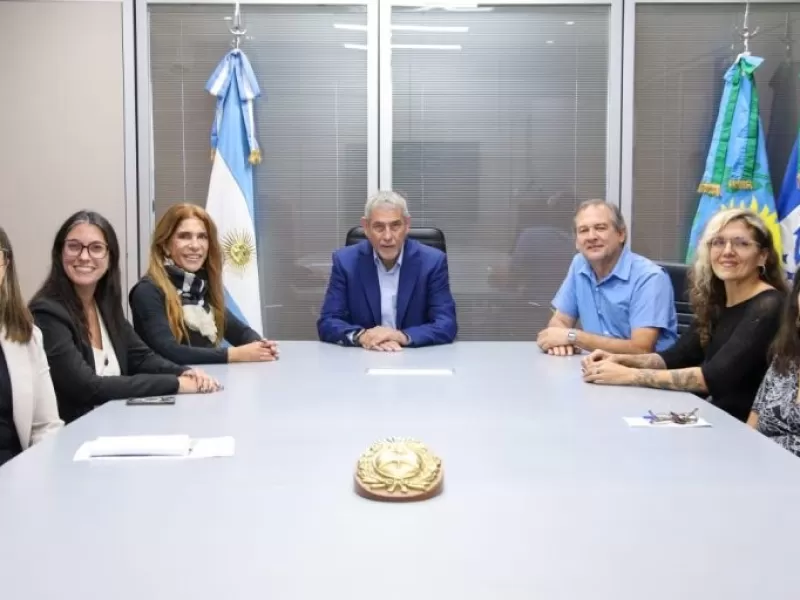 Ferraresi firm&oacute; un convenio con la UNLP para fortalecer la formaci&oacute;n en intervenci&oacute;n social