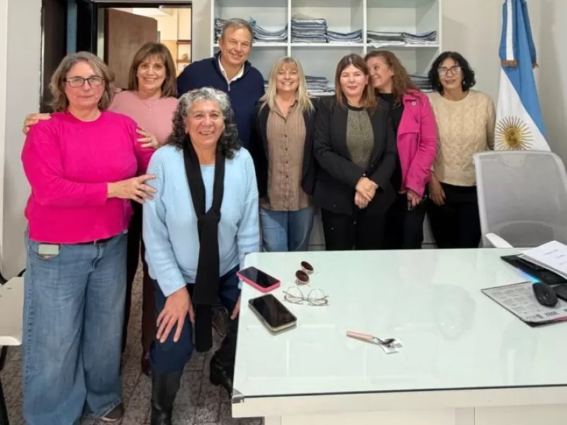 Cascallares acompañó en la firma de su escritura a familias de Longchamps, Glew, Burzaco, Mármol y Don Orione