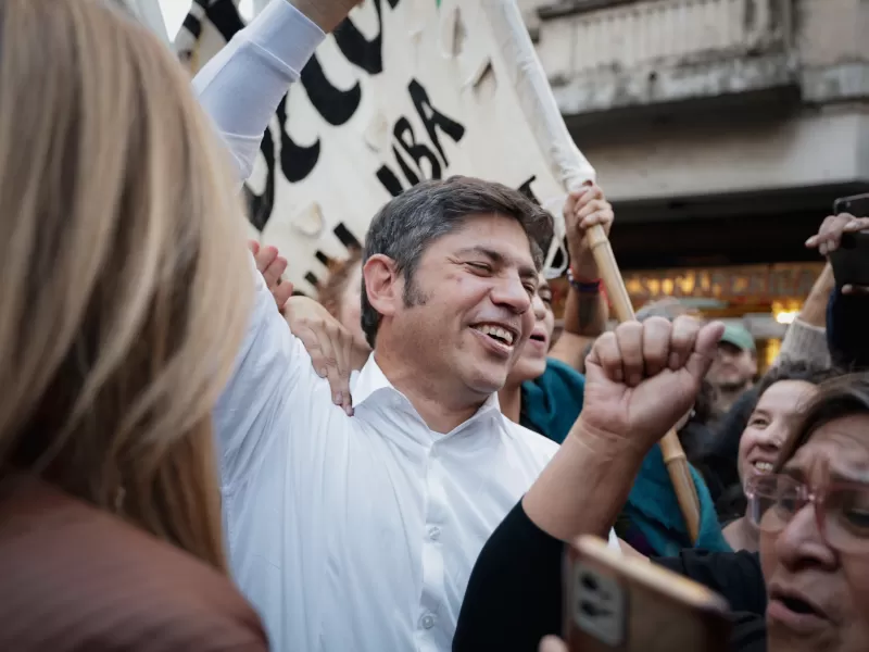 Kicillof respaldó la marcha universitaria y apuntó contra Milei por el ajuste educativo