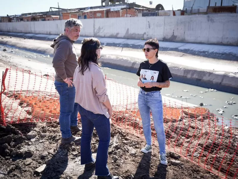 Mayra Mendoza supervisó obras de readecuación en el arroyo San Francisco-Las Piedras