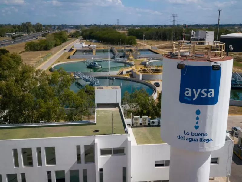 El Gobierno oficializó el marco regulatorio para avanzar con la privatización total de AySA