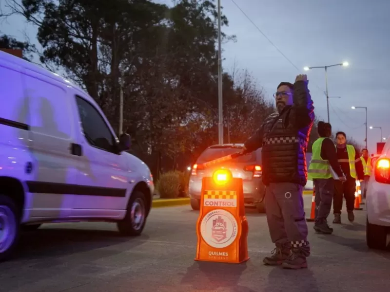 Presentaron el nuevo equipamiento de seguridad vial durante un operativo de control