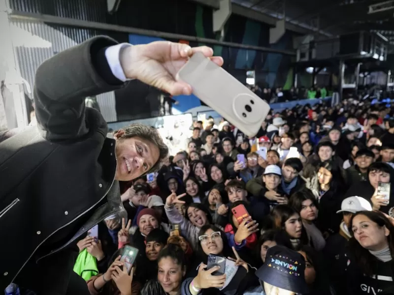 Kicillof encabezó el acto por el 15° aniversario del programa Envión