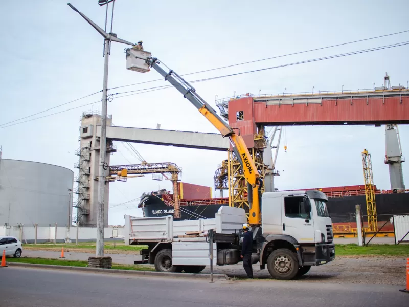 Puerto Quequ&eacute;n avanza en su modernizaci&oacute;n con nueva iluminaci&oacute;n LED en la zona secundaria