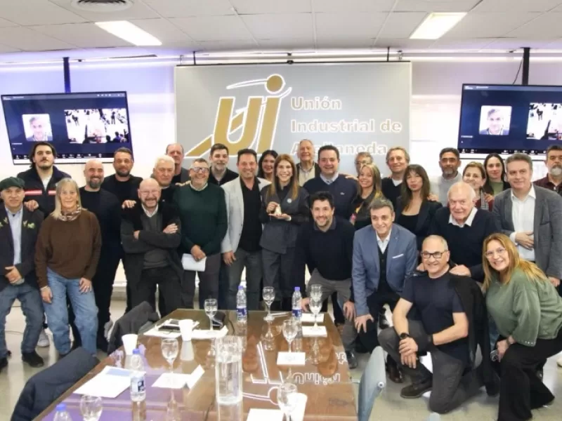Magdalena Sierra se reunió con industriales para analizar la situación del sector