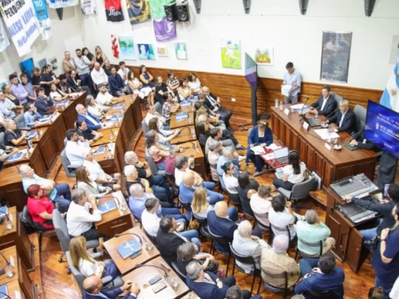 Ferraresi abrió las sesiones del Concejo Deliberante con críticas al Gobierno nacional