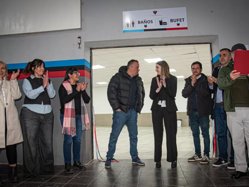 El Municipio acompa&ntilde;&oacute; la inauguraci&oacute;n del nuevo Sal&oacute;n de Usos M&uacute;ltiples del Club Atl&eacute;tico Brown