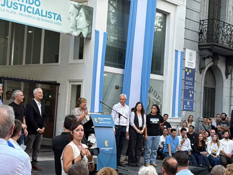 Alak asumió al frente del PJ La Plata y llamó a la unidad del peronismo